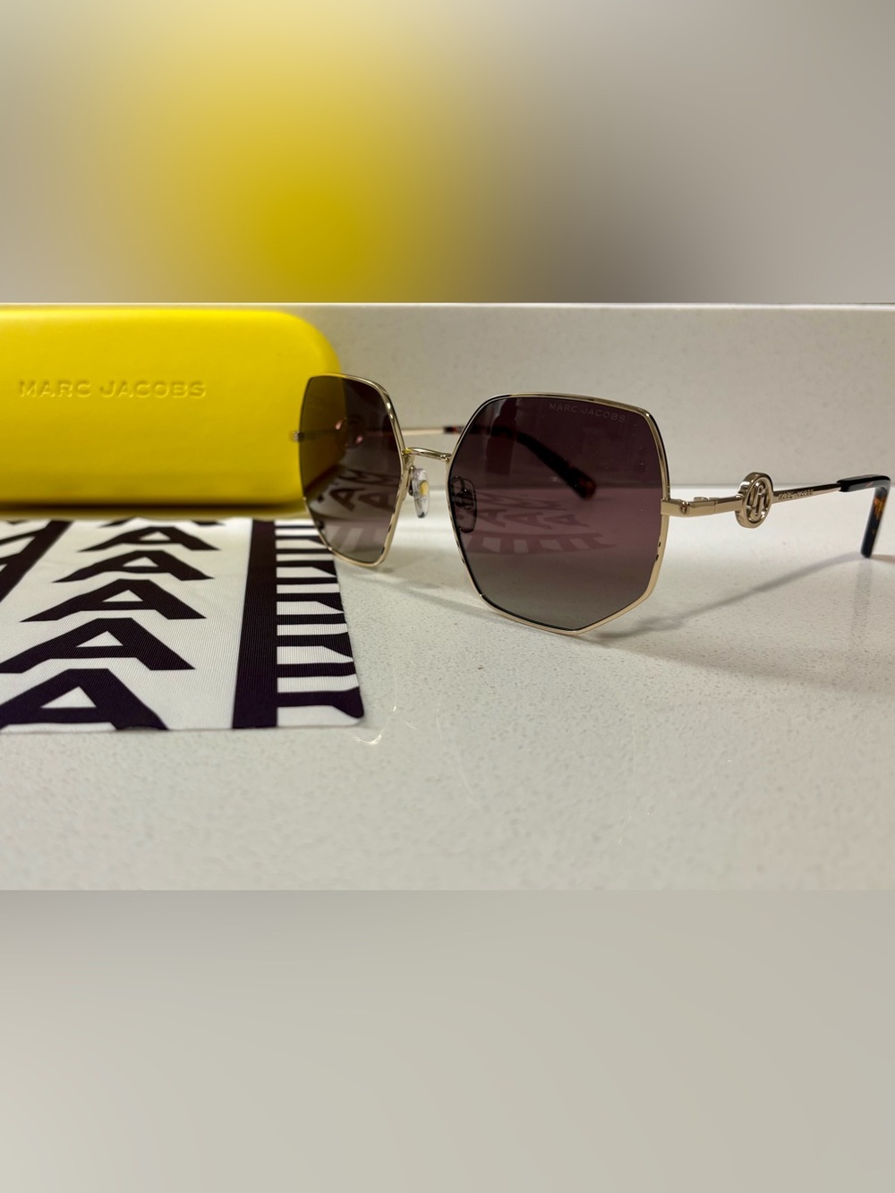 Authentic MARC JACOBS Gold Frame Sunglasses - New with Packaging